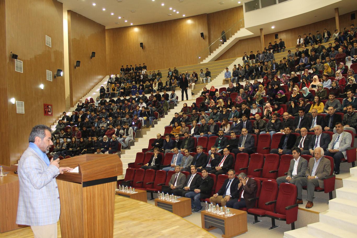 ŞÜ’de “Bir İslam düşünürü Aliya İzzet Begoviç” konferansı ŞÜ’de “Bir İslam düşünürü Aliya İzzet Begoviç” konferansı